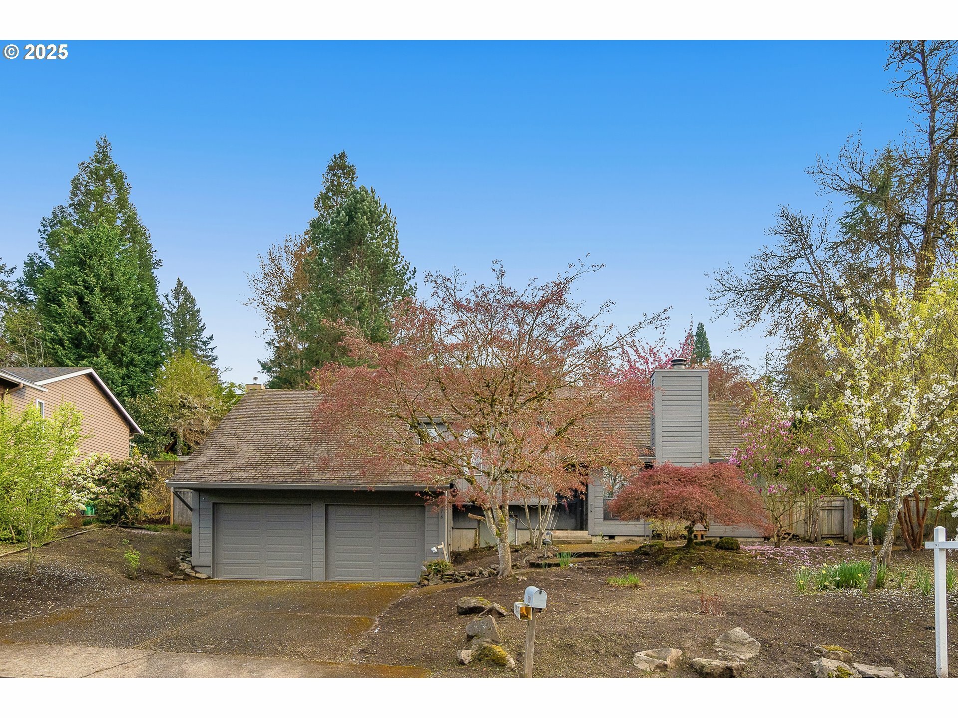 Property Photo:  6516 SW Orchid St  OR 97223 