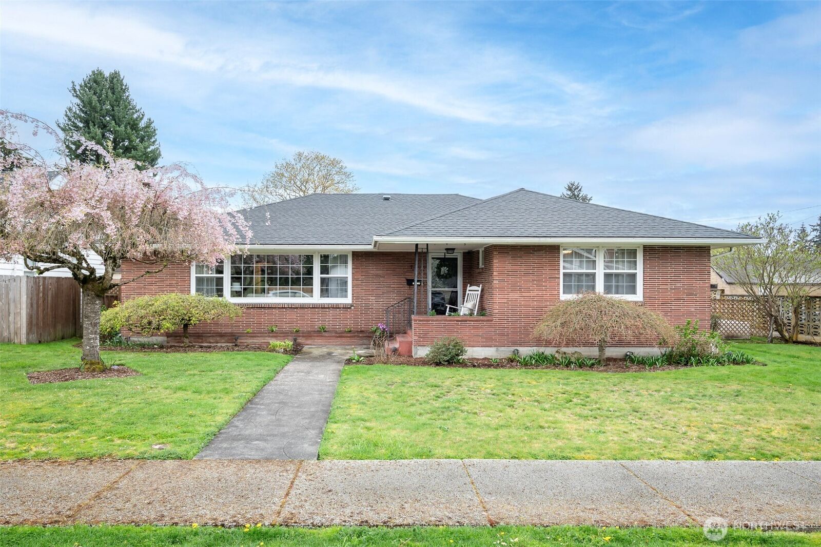 Property Photo:  716  6th Avenue NW  WA 98371 