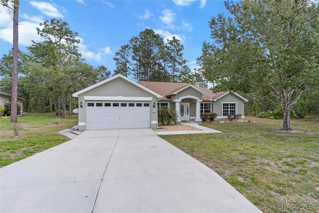 Property Photo: 17 Eugenia Court FL 34446