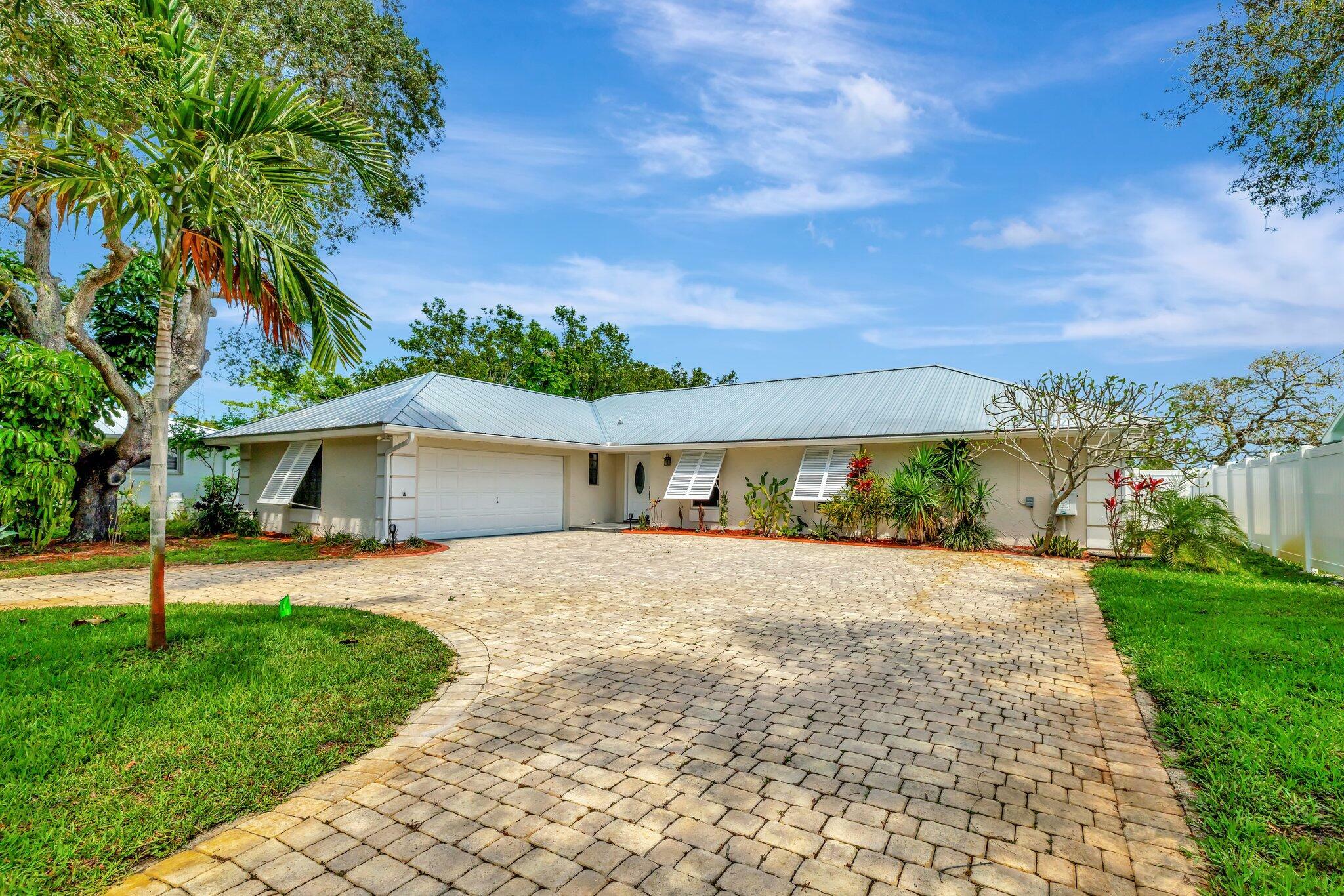 Property Photo: 18395 SE County Line Road FL 33469