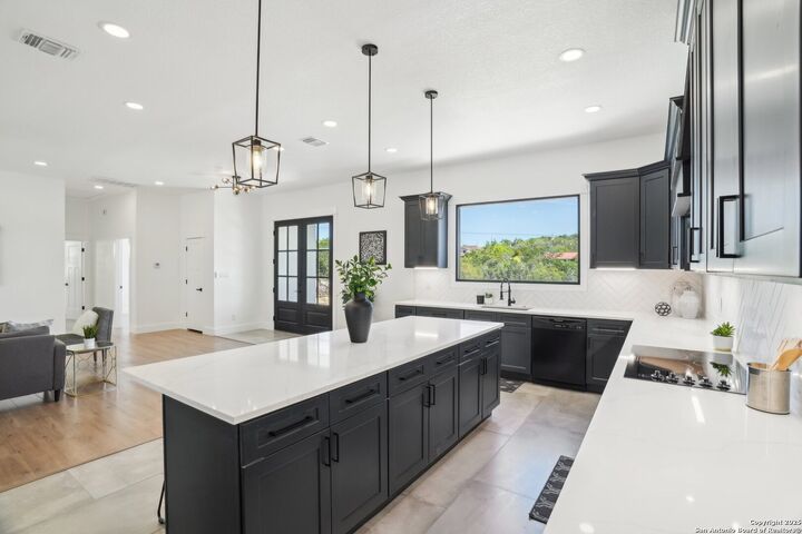 174 Magnolia Mdw  Canyon Lake TX 78133 photo