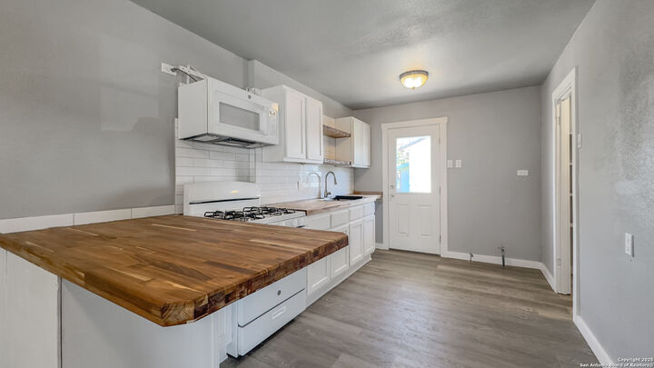 Property Photo:  1137 Jennings  TX 78225 