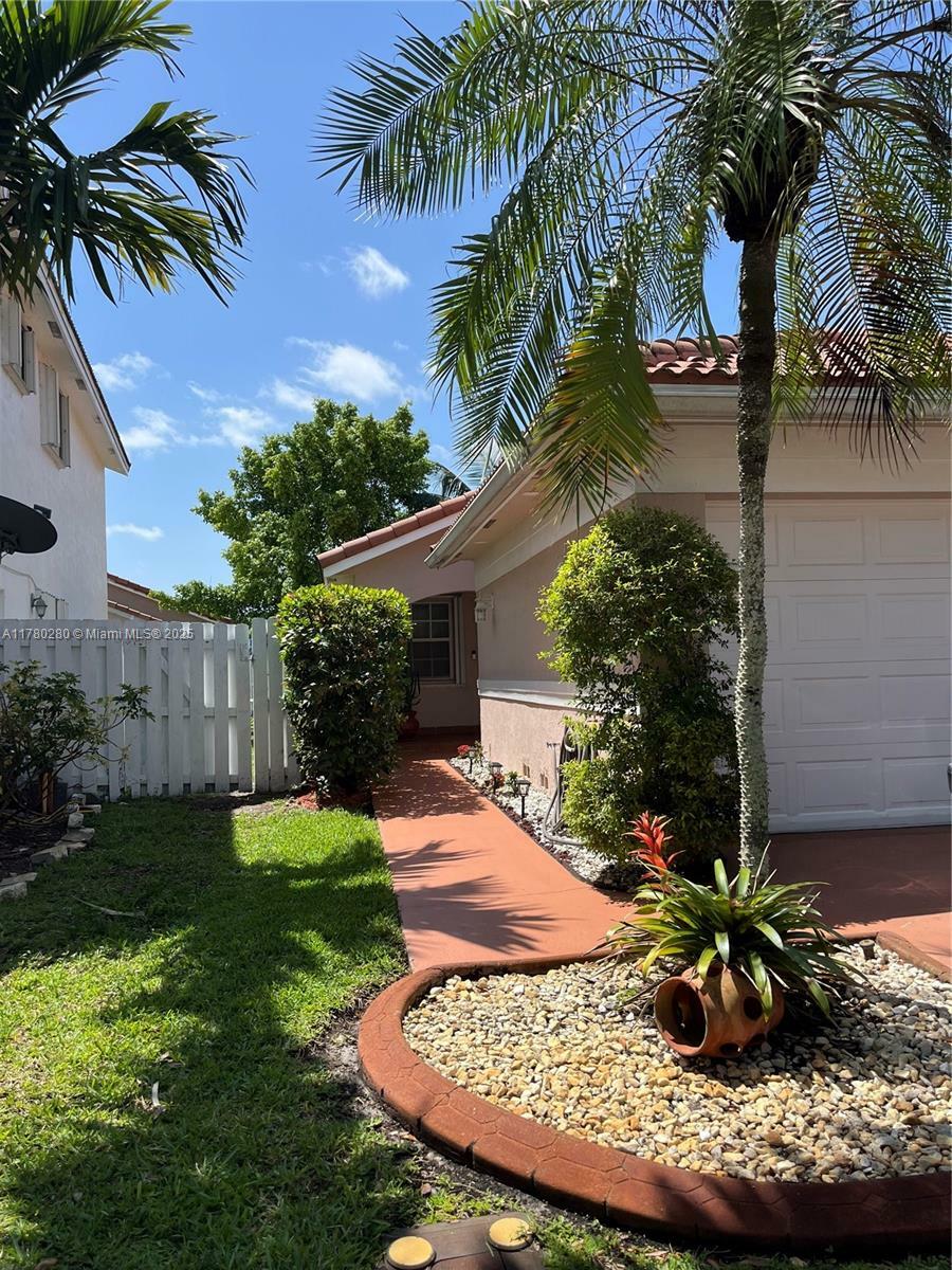 Property Photo: 17654 SW 6th St FL 33029