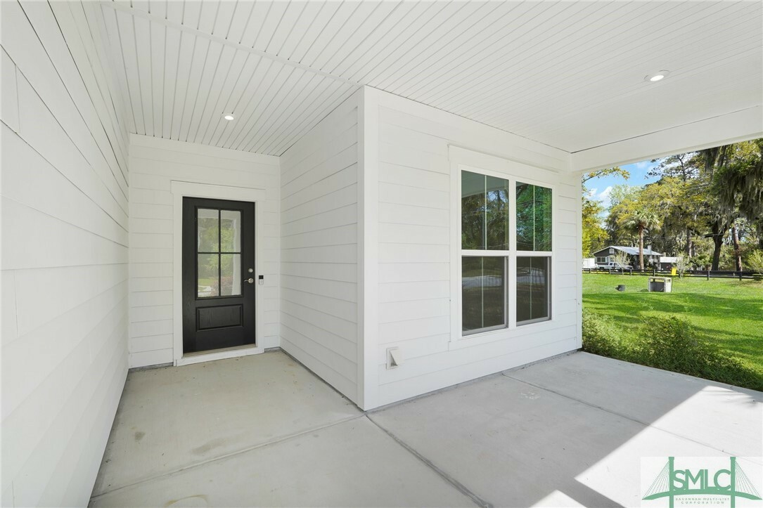 Property Photo: 106 Canter Court GA 31406