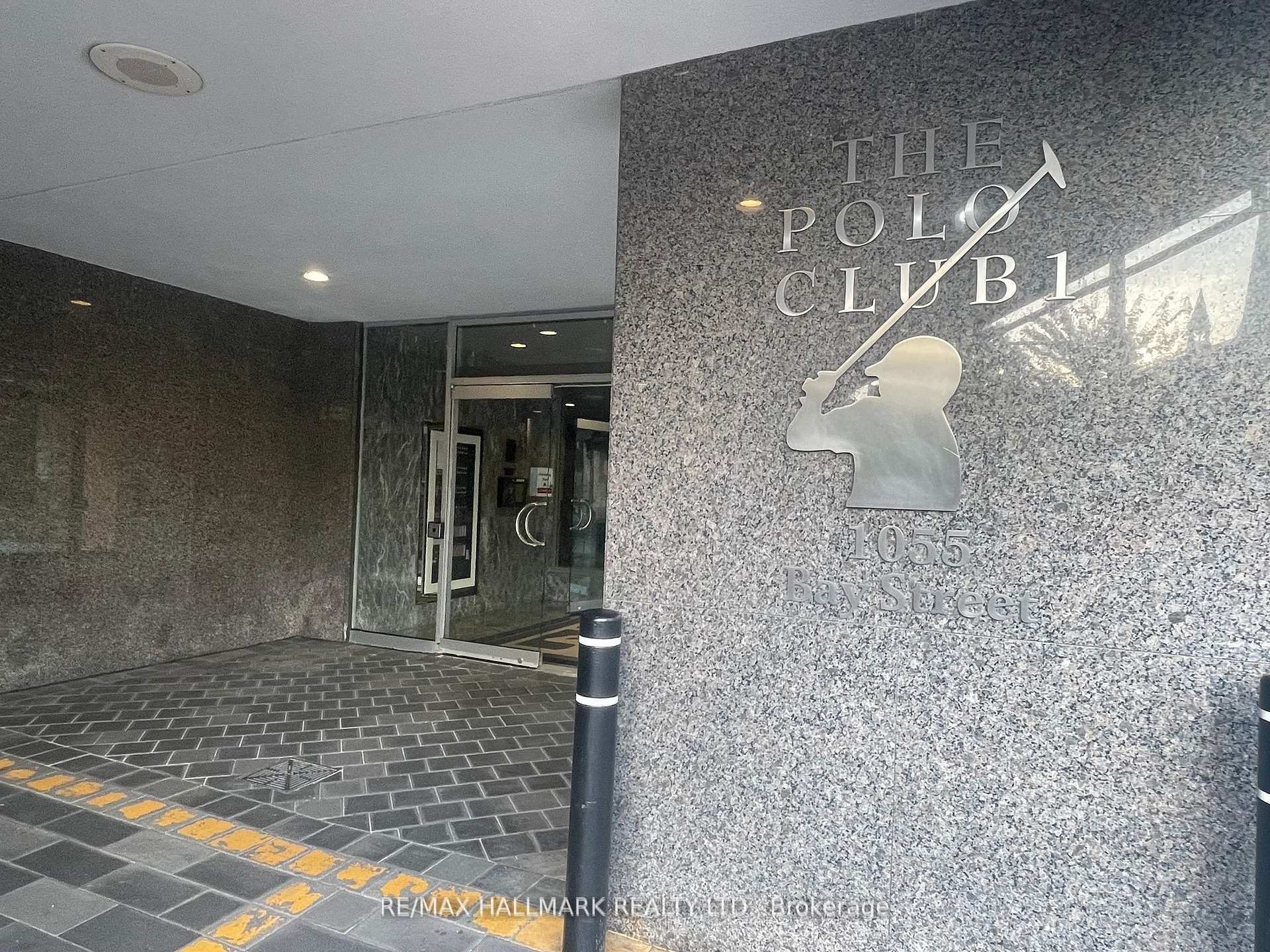 Property Photo:  1055 Bay Street 913  ON M5S 3A3 