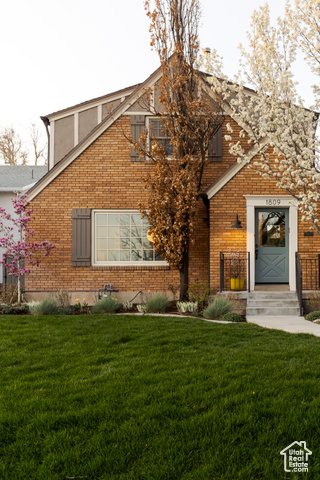 Property Photo: 1809 E Yalecrest Ave UT 84108
