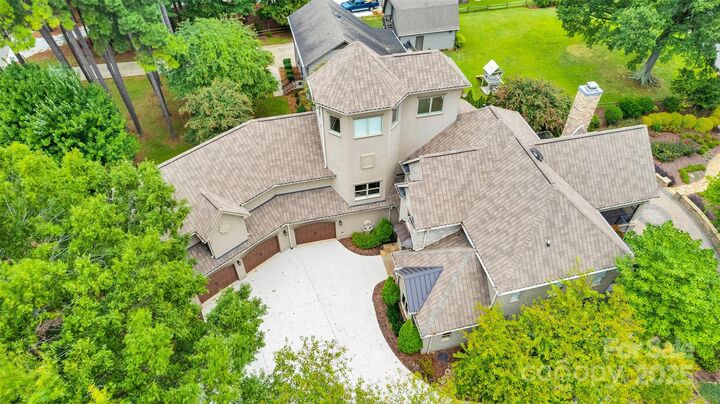 Property Photo:  20428 Island Forest Drive  NC 28031 
