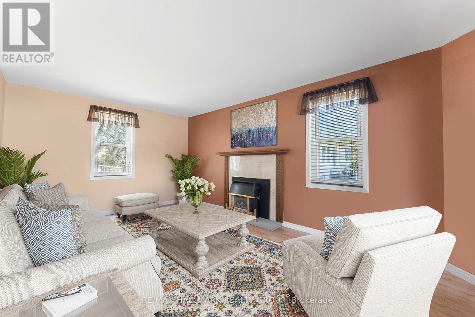 Property Photo: 5 Nelson Street ON K0C 1K0