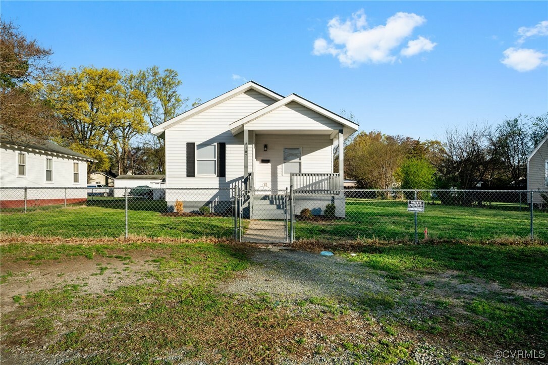 Property Photo: 3107 Logandale Avenue VA 23224