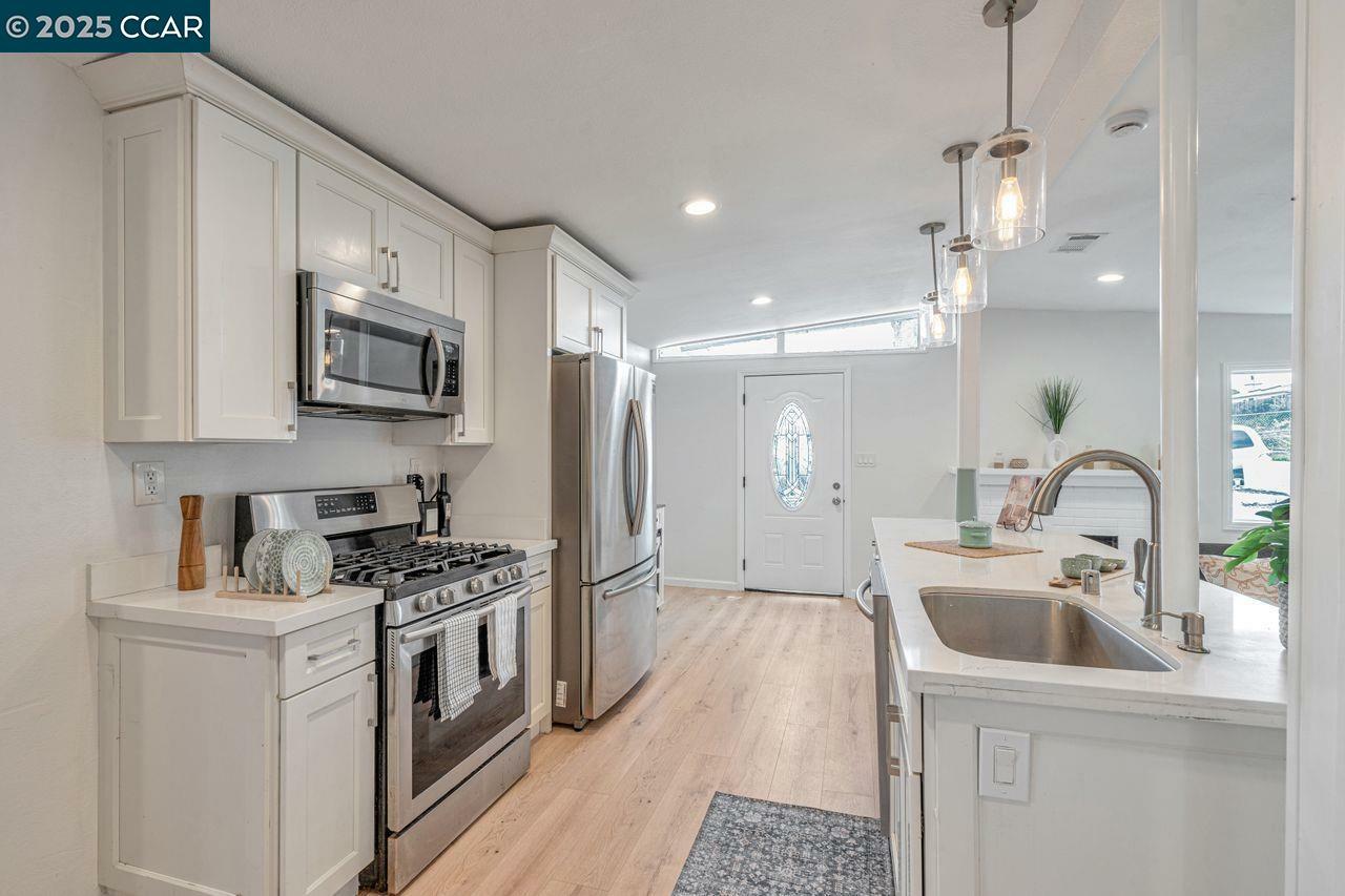 Property Photo: 1419 Coronel Ave CA 94591