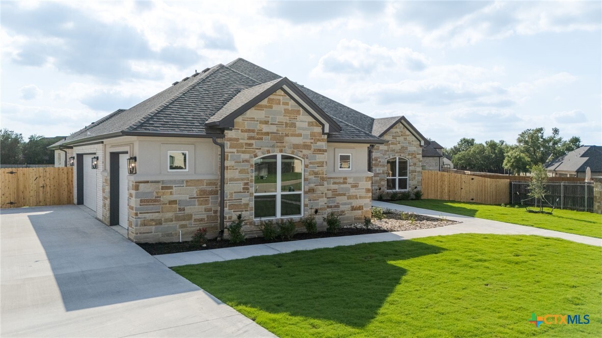 Property Photo:  112 Vista De Luna Lane  TX 76513 