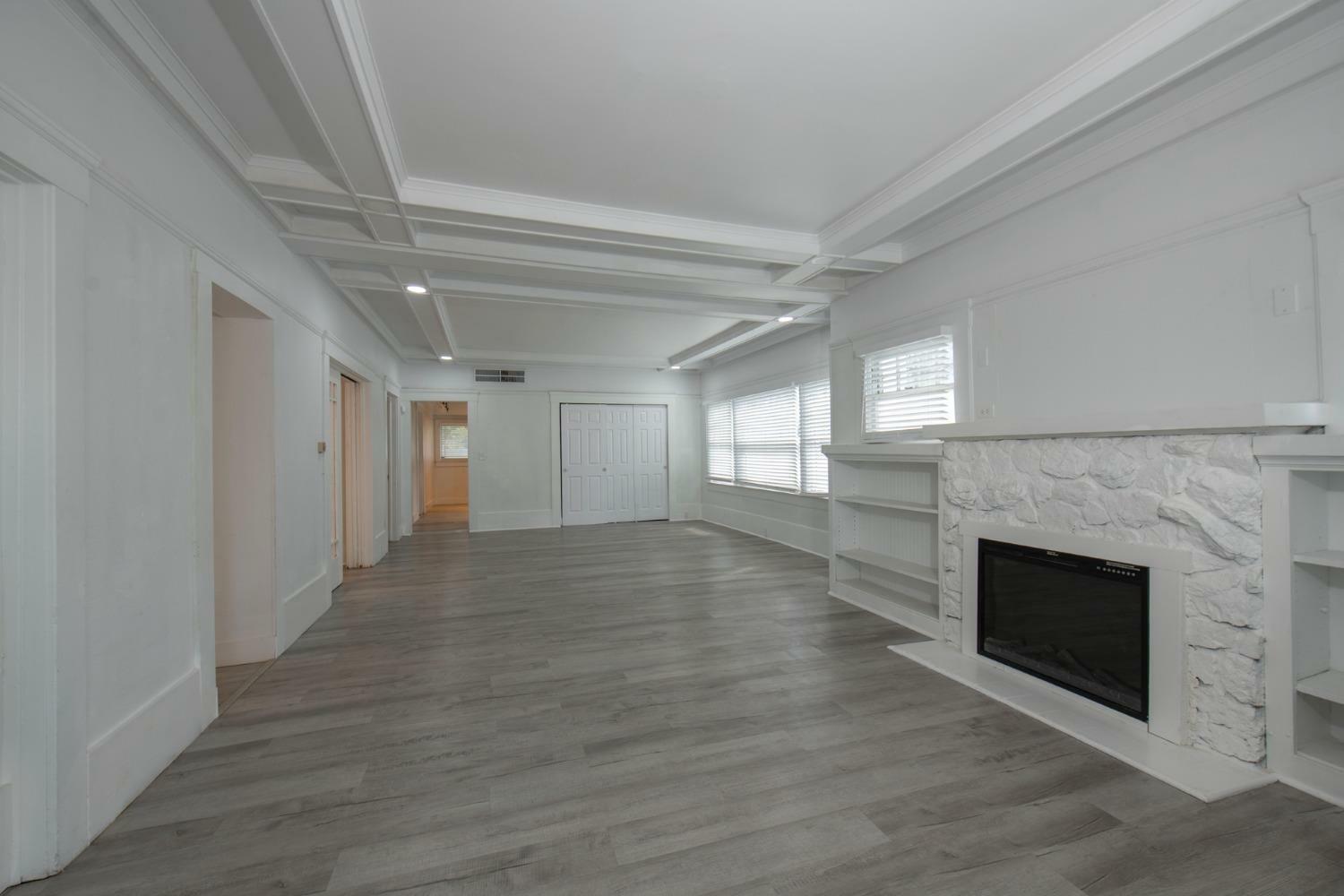 Property Photo: 3124 E Madison Avenue CA 93702
