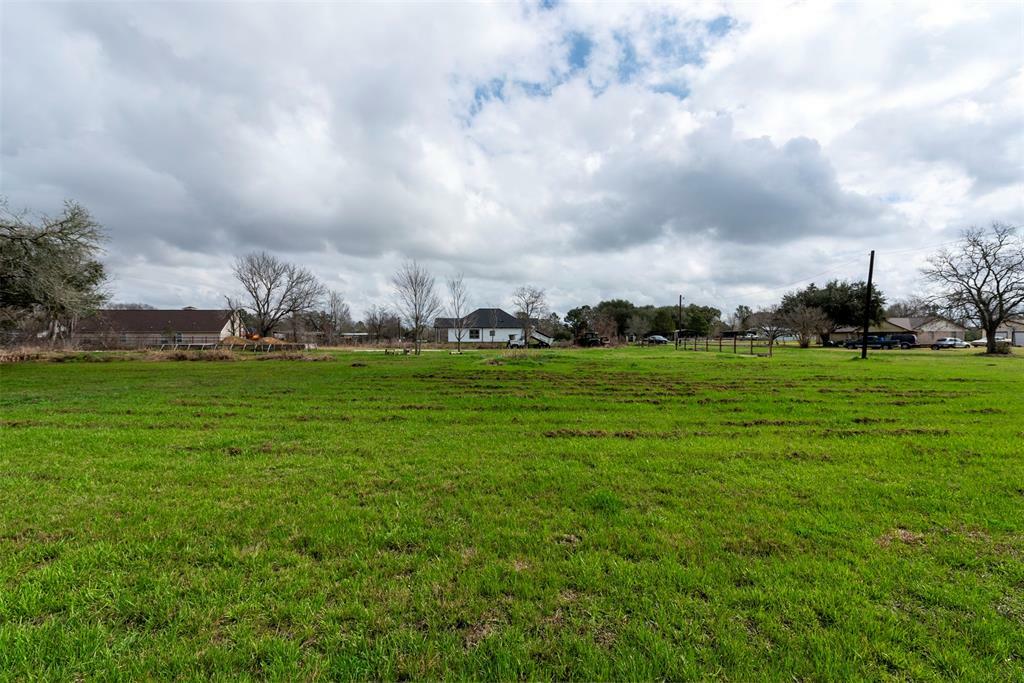 Property Photo: 600 Sharon Street TX 77484