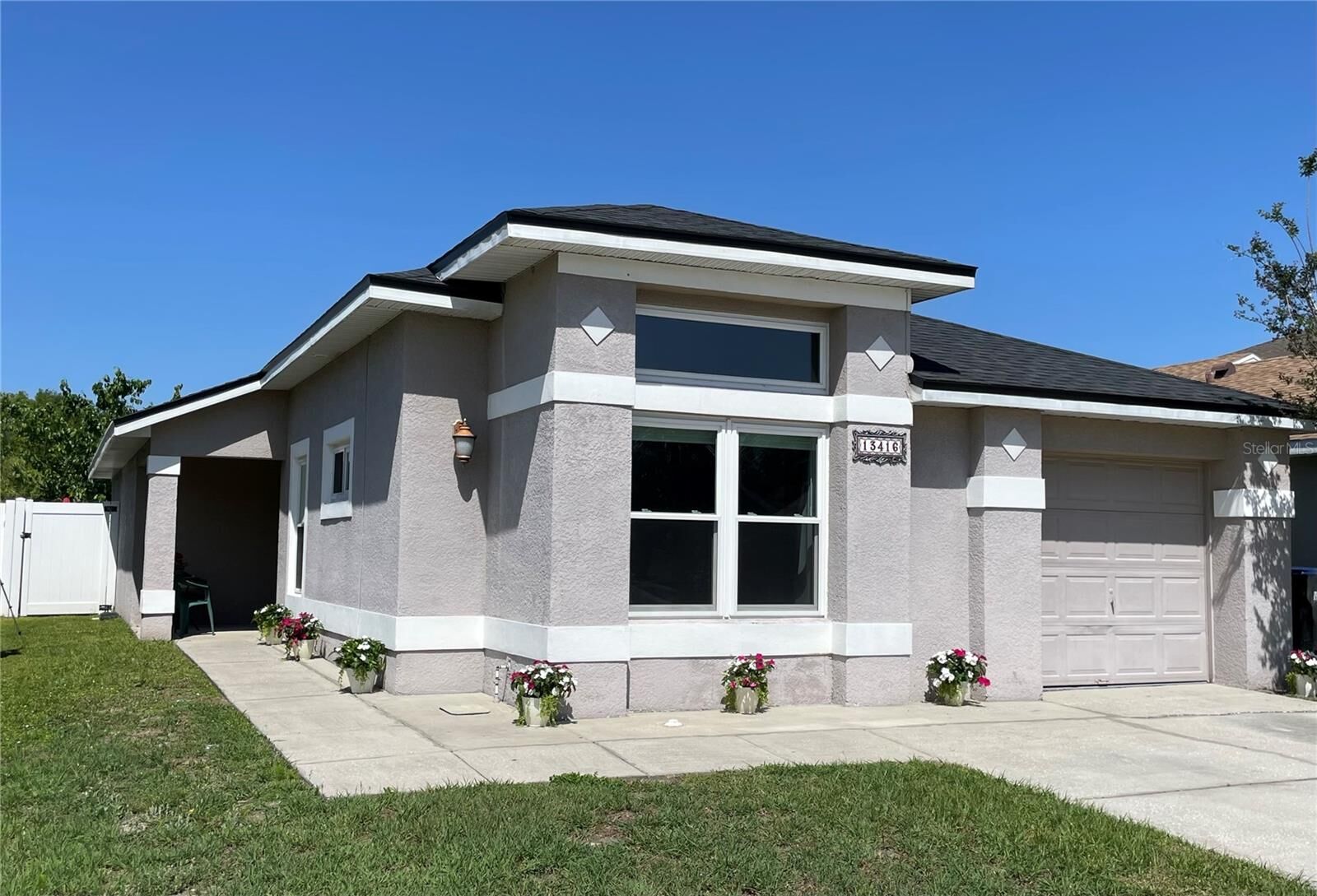 Property Photo: 13416 Greenpointe Drive FL 32824