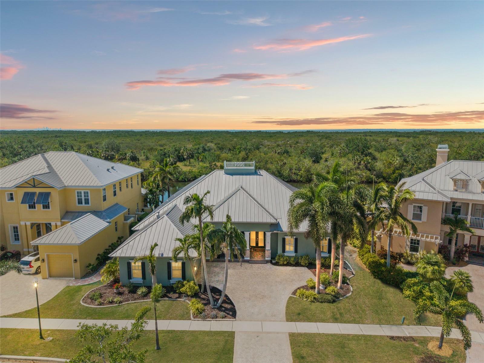 Property Photo: 819 Islebay Drive FL 33572
