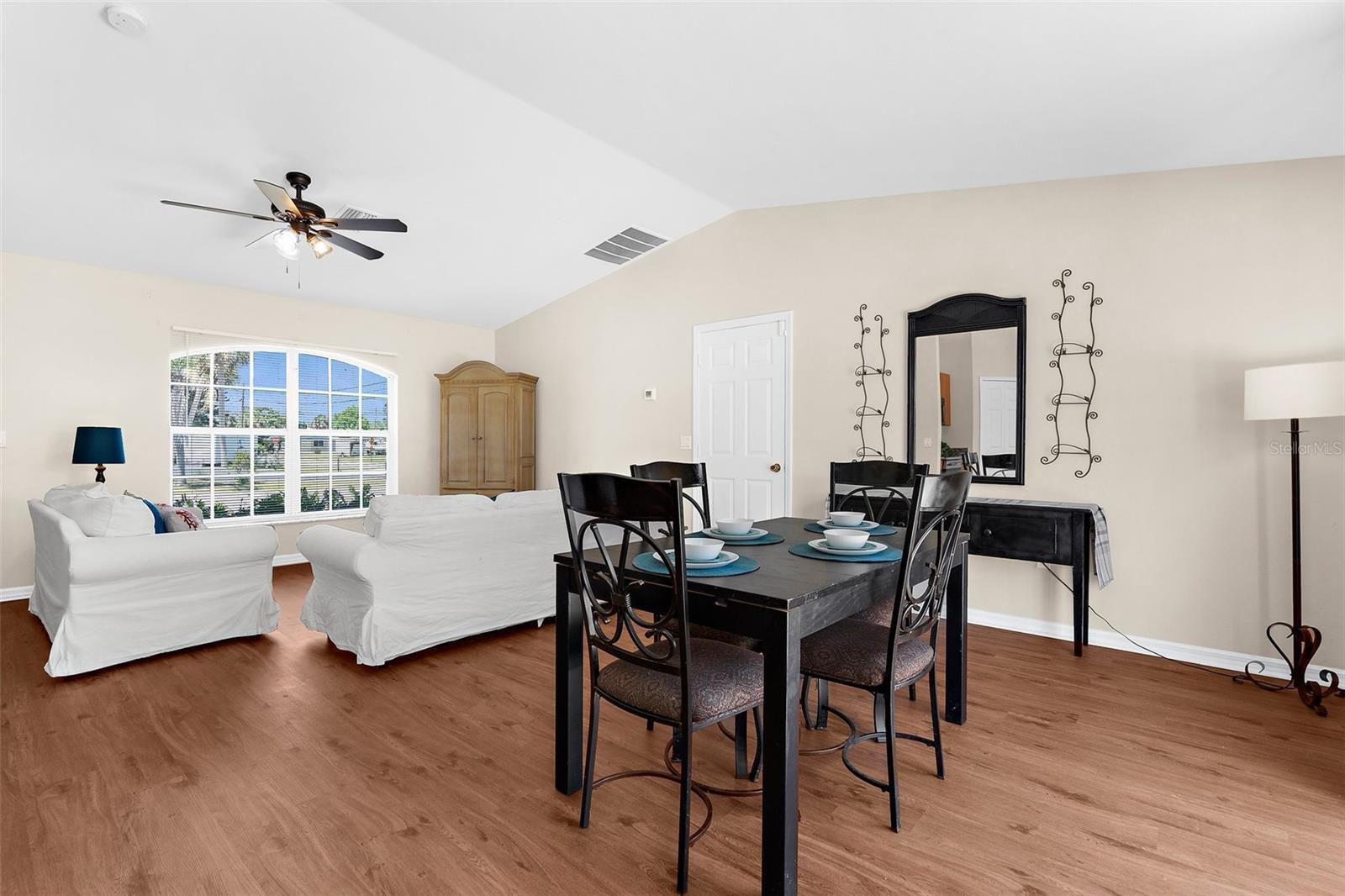 Property Photo: 511 Porpoise Road FL 34293