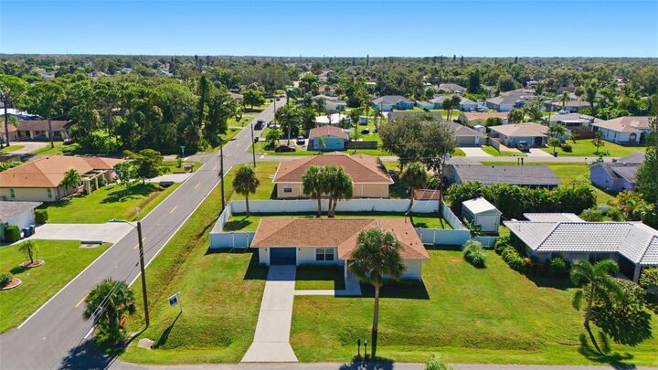 Property Photo: 511 Porpoise Road FL 34293