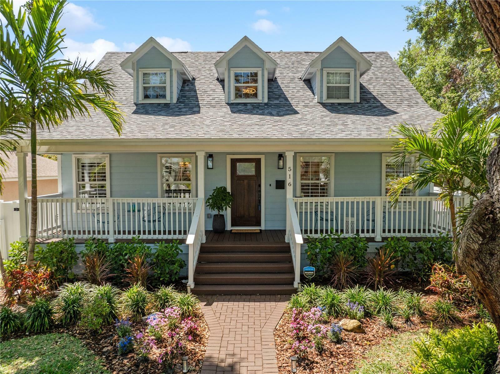 Property Photo: 516 36th Avenue N FL 33704