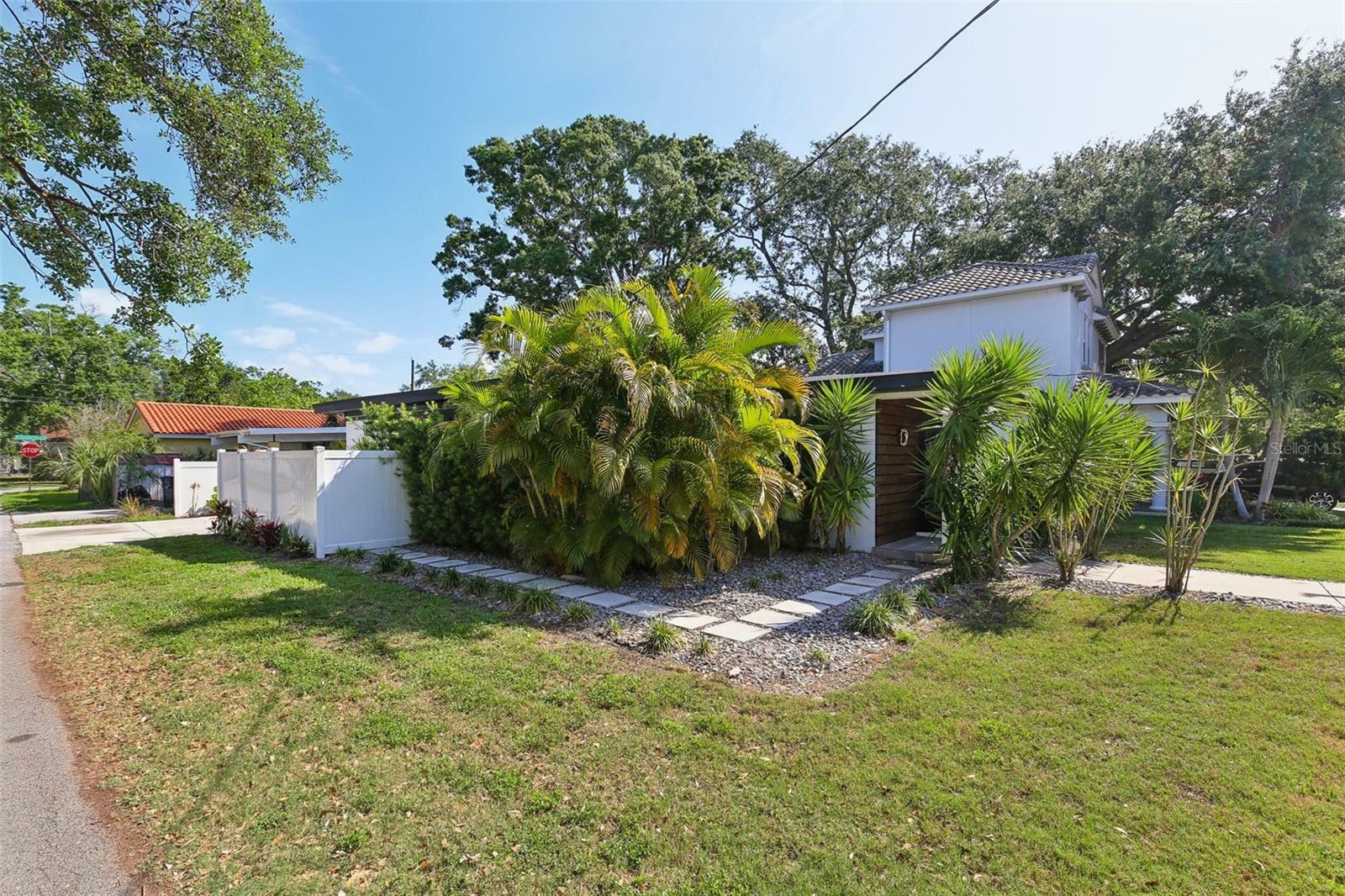 Property Photo: 3131 W Fielder Street FL 33611