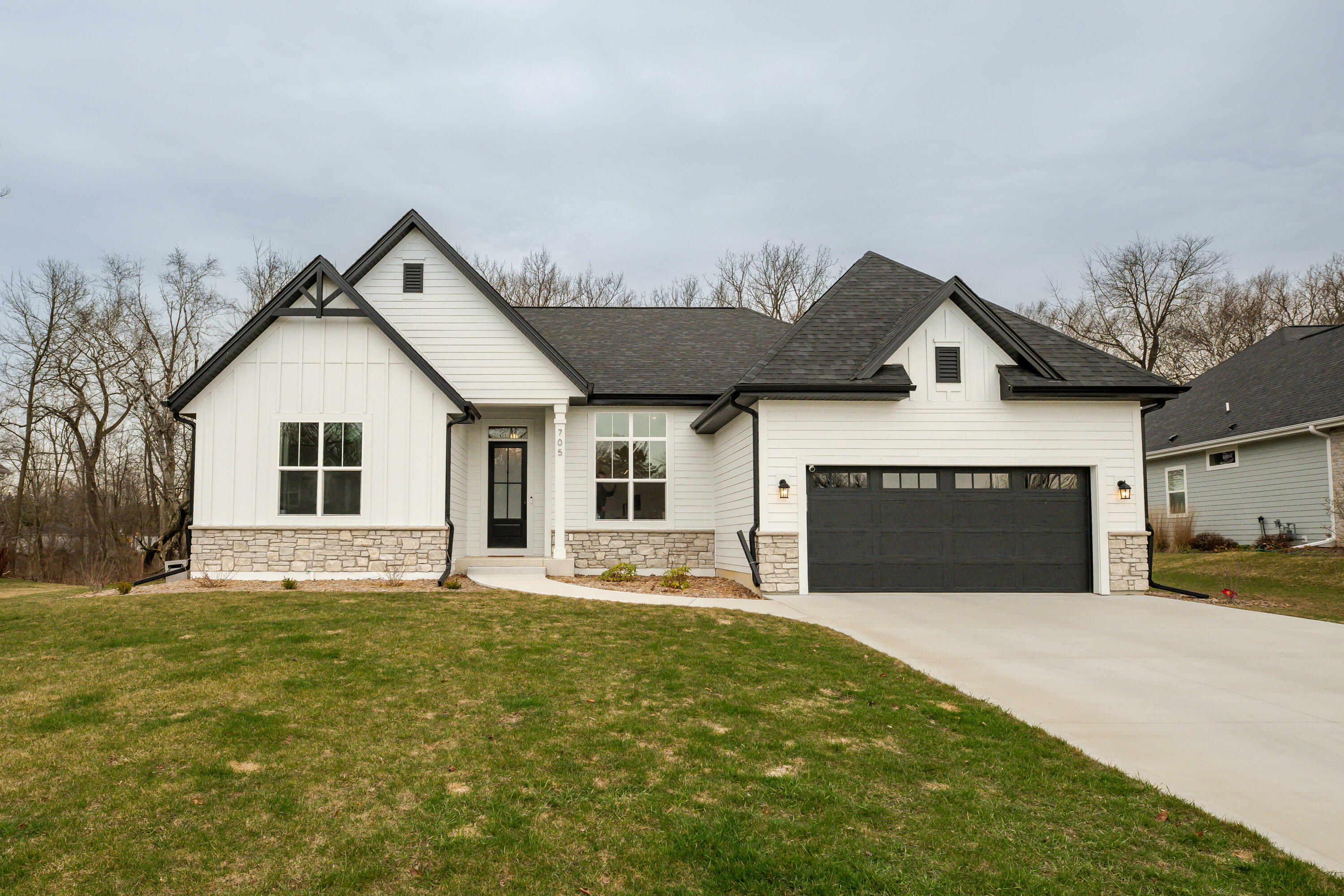 Property Photo: 705 Brookview Ct WI 53402