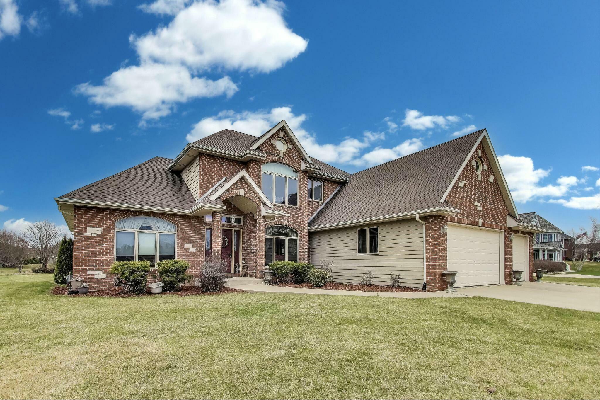 Property Photo: 380 Wellington Dr WI 53182