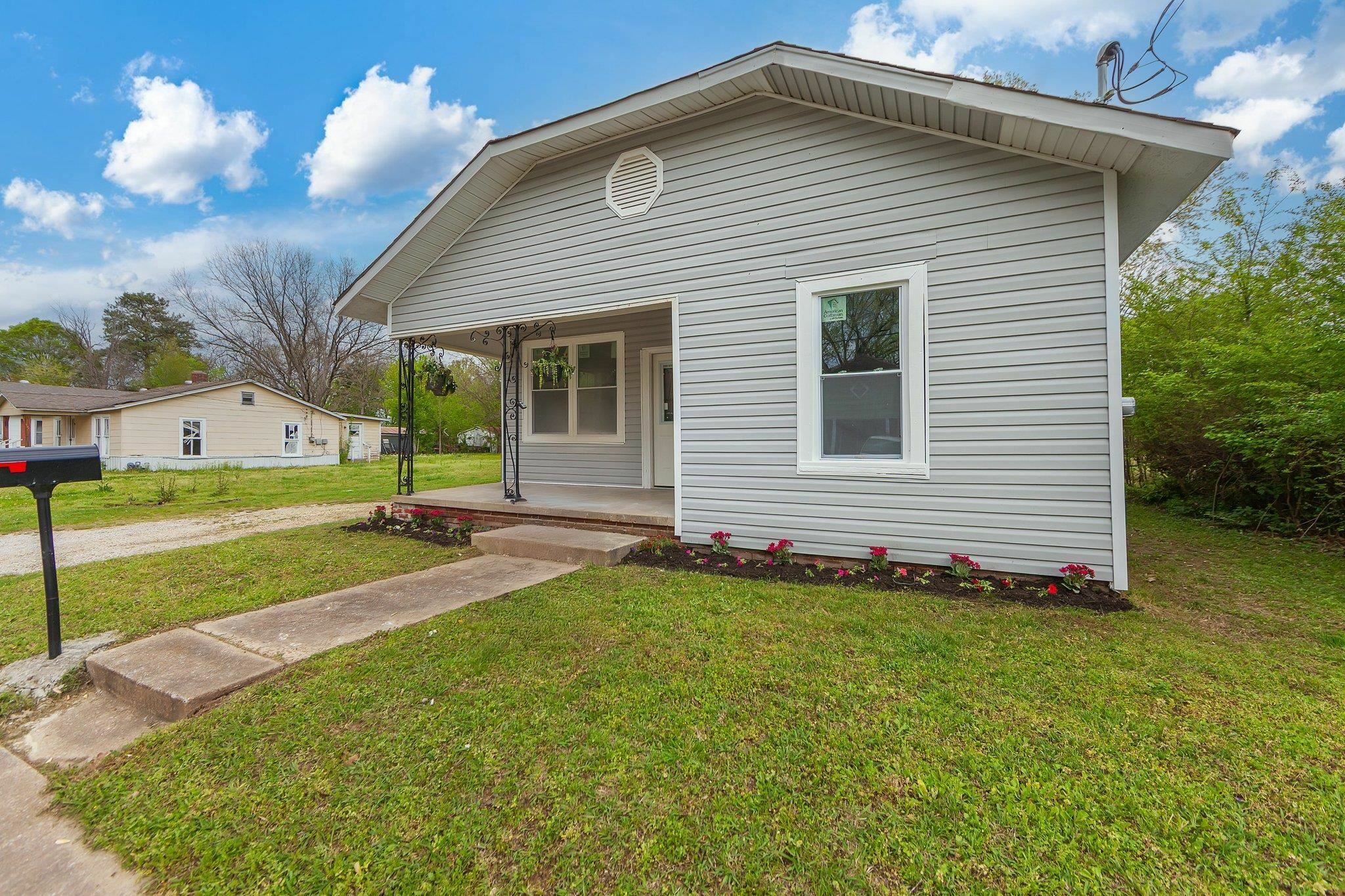 Property Photo: 58 Colorado St TN 38301-7332