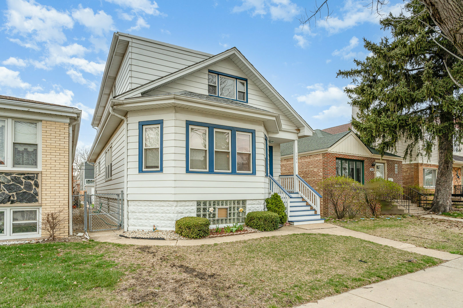 5438 N Nagle Avenue  Chicago IL 60630 photo