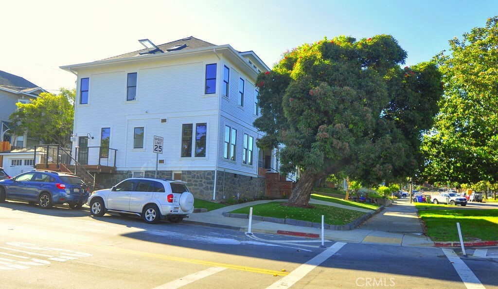 Property Photo: 1700 Osos Street CA 93401