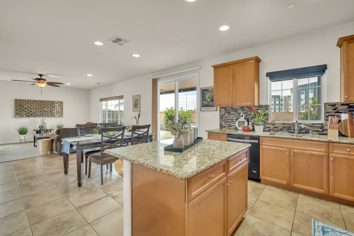 Property Photo: 7521 Chappelle Way CA 95757