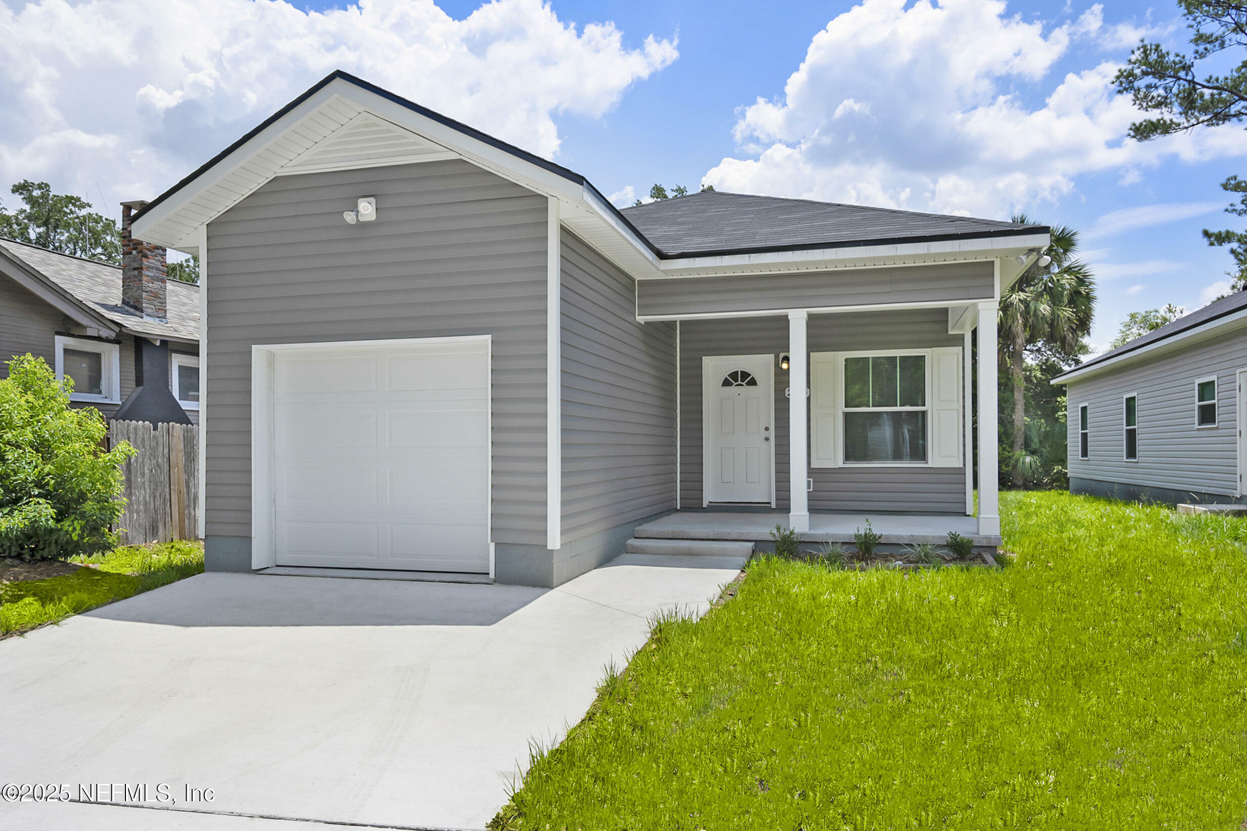 Property Photo: 2117 Pullman Avenue FL 32209