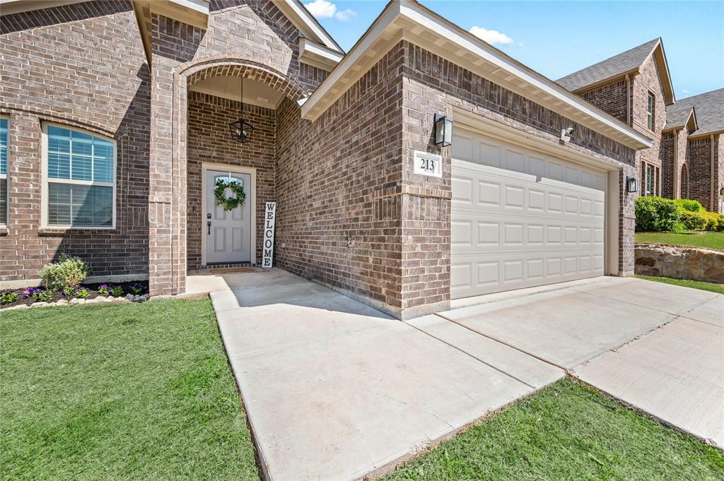 Property Photo:  213 Bower Ridge Drive  TX 76108 