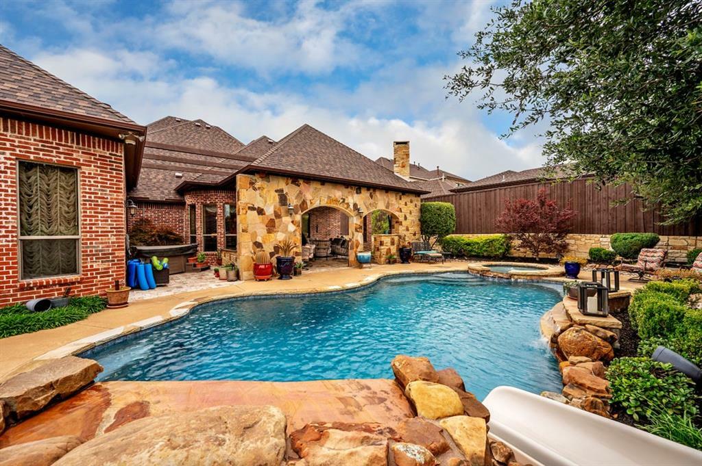 Property Photo: 1000 Warren Drive TX 75078