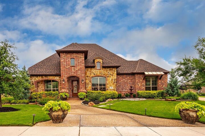 Property Photo: 1000 Warren Drive TX 75078