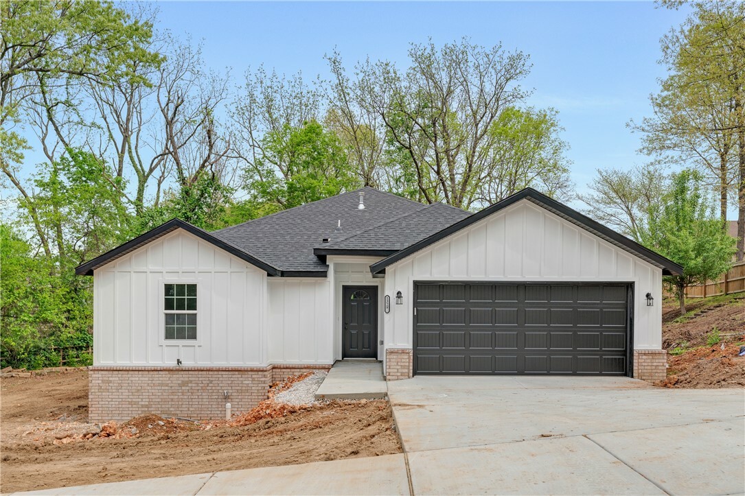 Property Photo: 1328 San Miguel Drive AR 72762