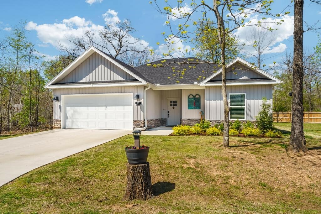 Property Photo: 17 Beith Lane AR 72715