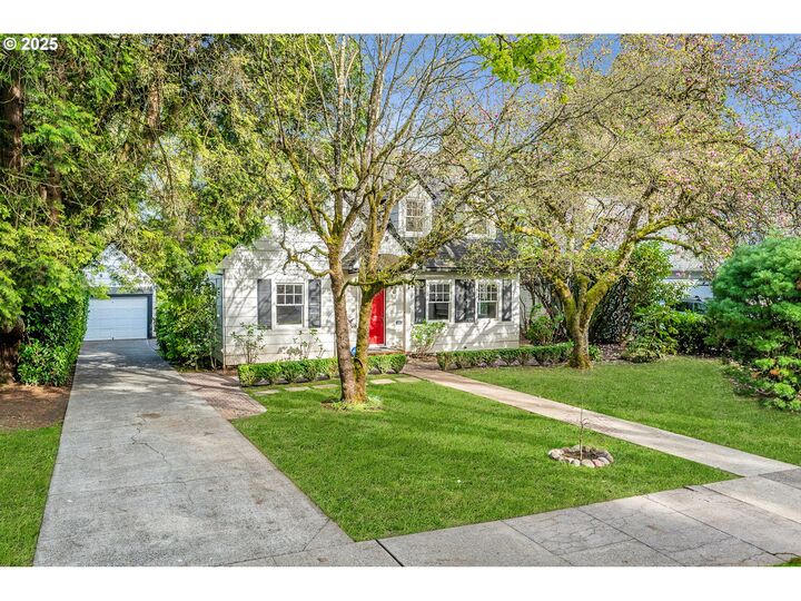 1856 SE Saint Andrews Dr  Portland OR 97202 photo