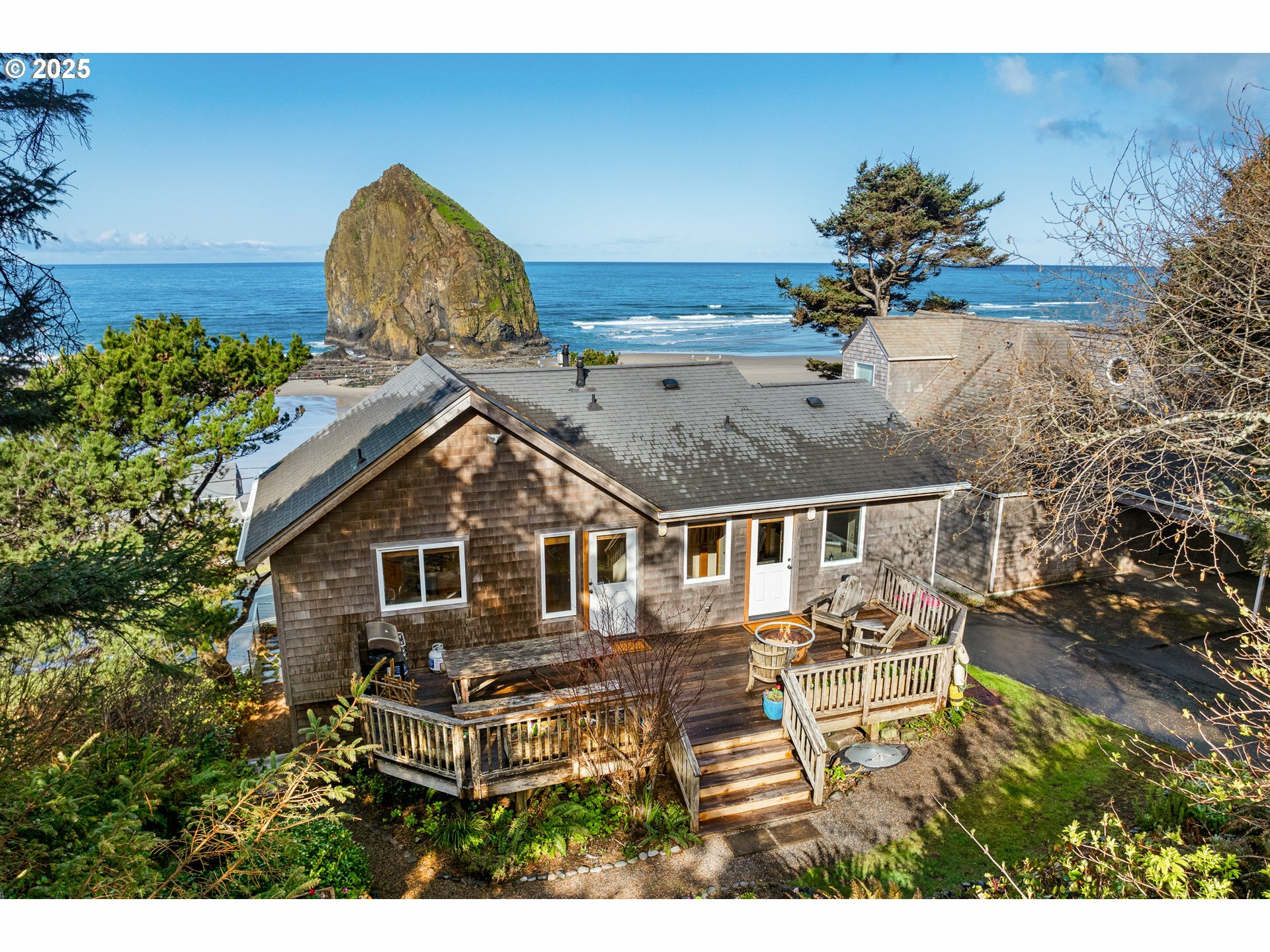 Property Photo: 1831 S Hemlock St OR 97110