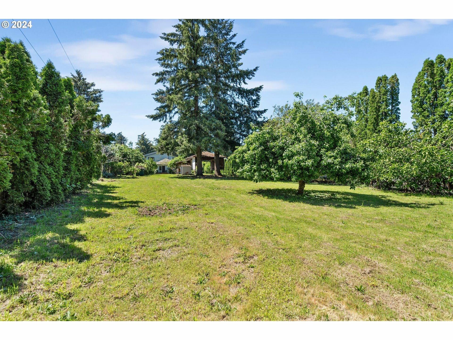 Property Photo: 108 SE 133rd Ave OR 97233