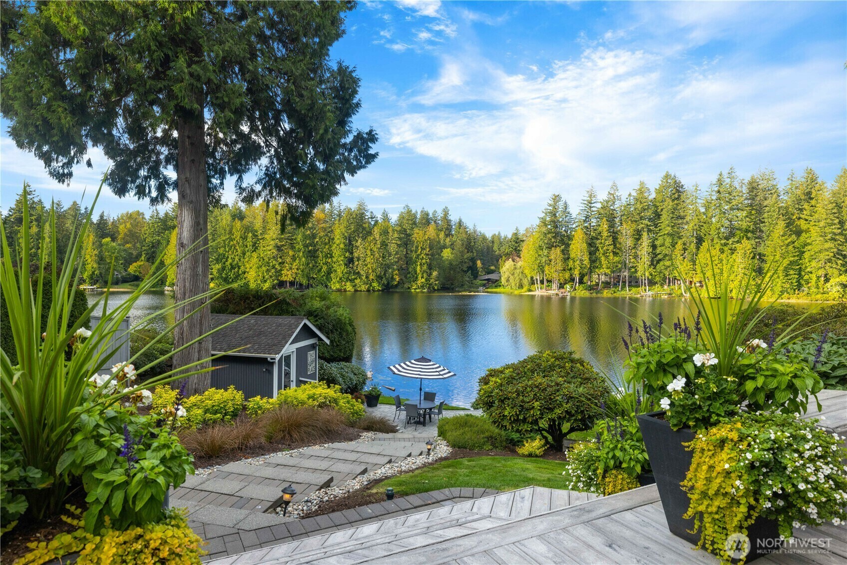 Property Photo: 2061 E Beaver Lake Drive SE WA 98075