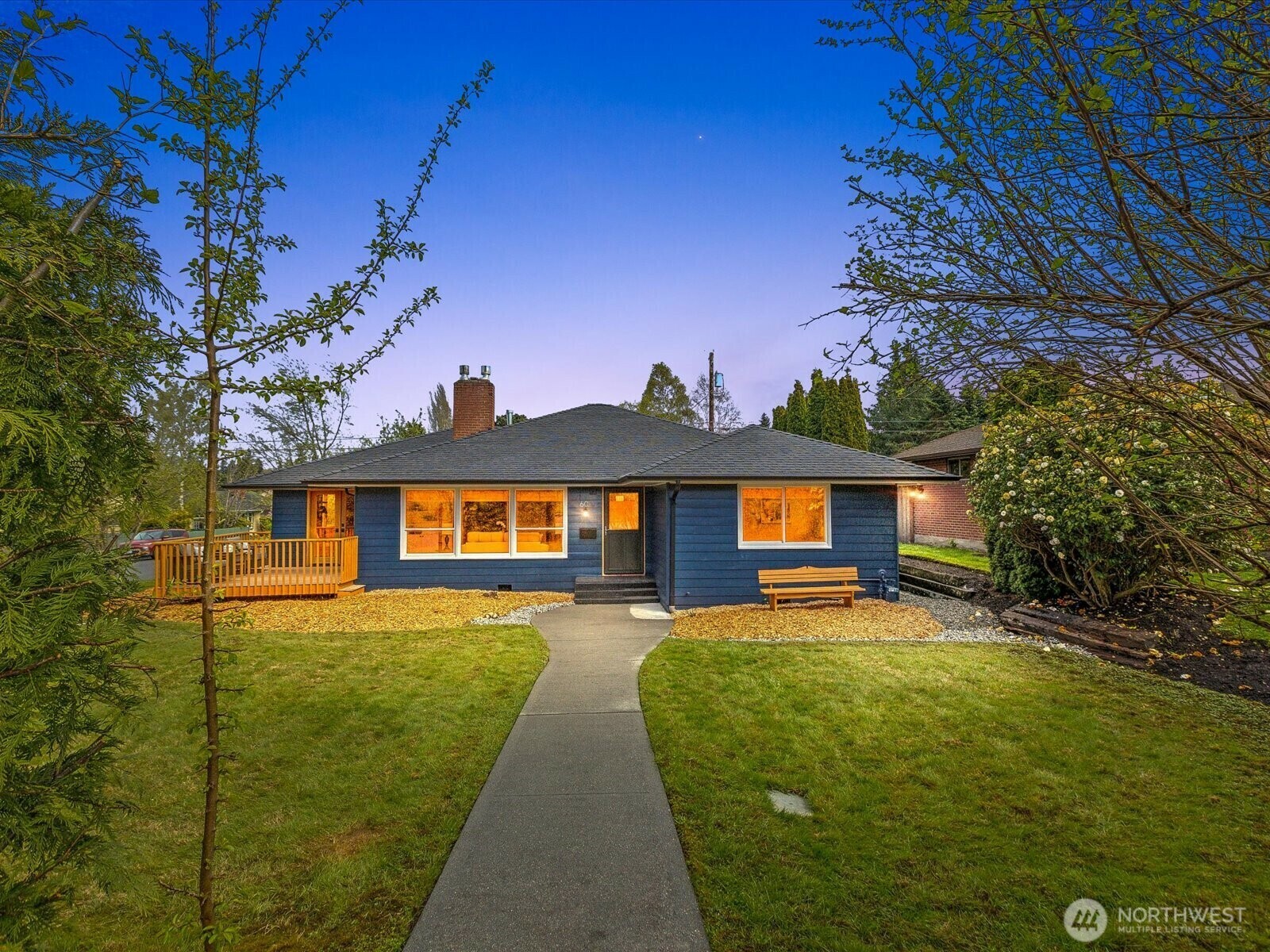 Property Photo: 601 Colby Avenue WA 98201