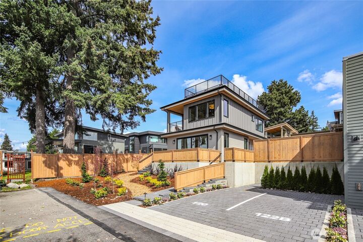 Property Photo:  120  15th Avenue  WA 98033 