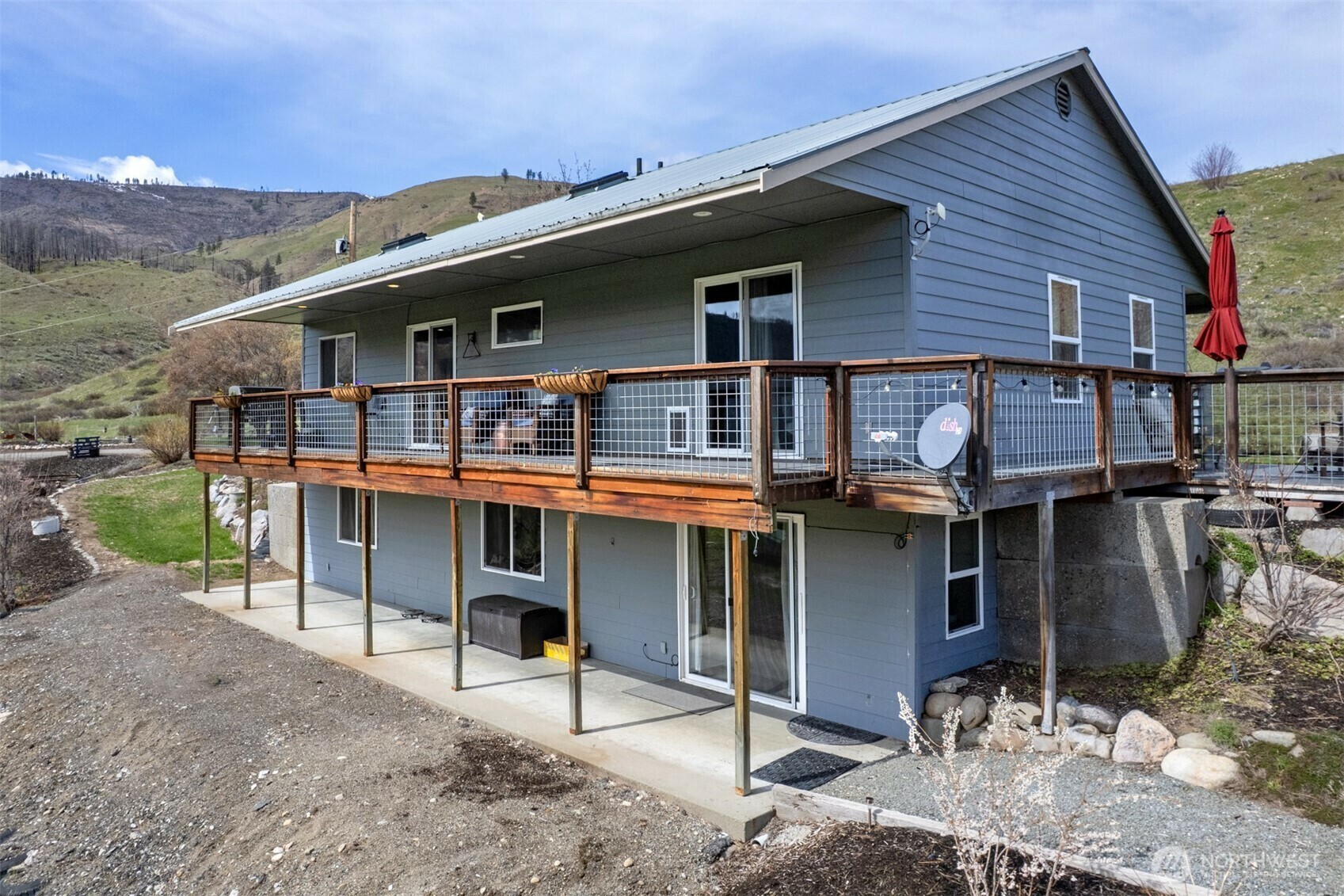 Property Photo: 2081 Highway 153 WA 98814