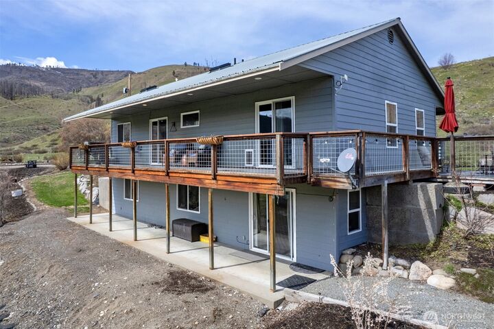 Property Photo: 2081 Highway 153 WA 98814