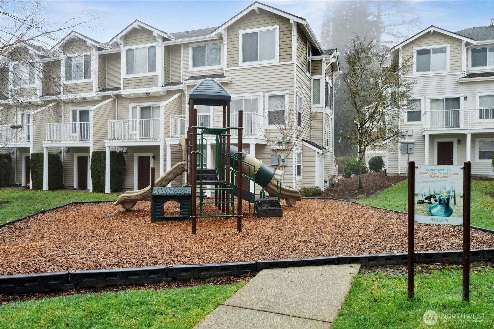 Property Photo: 11821 NE 162nd Court 4-2 WA 98011