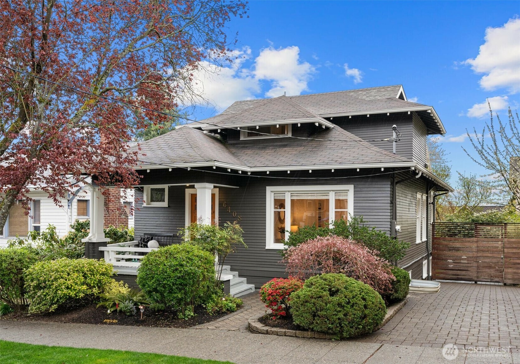 Property Photo: 6408 Francis Avenue N WA 98103