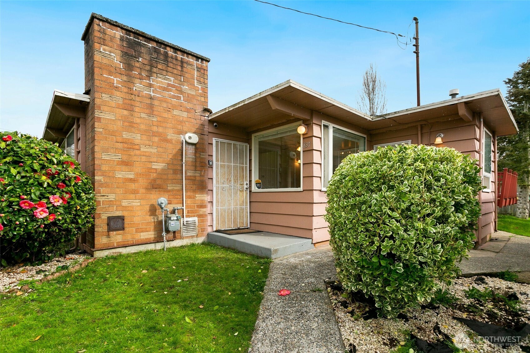 Property Photo: 837 SW 125th Street WA 98146