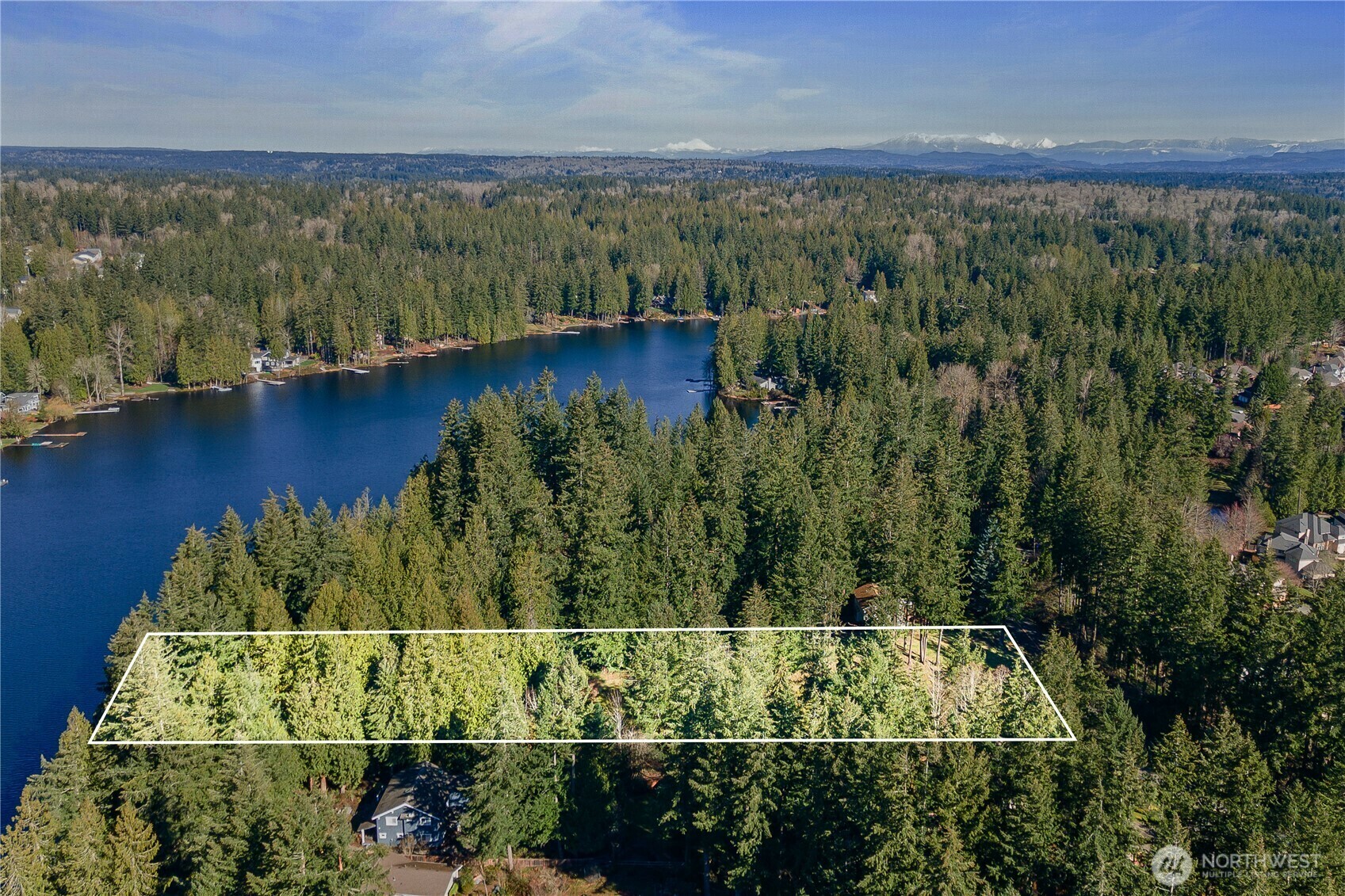 Property Photo: 2529 E Beaver Lake Drive SE WA 98075