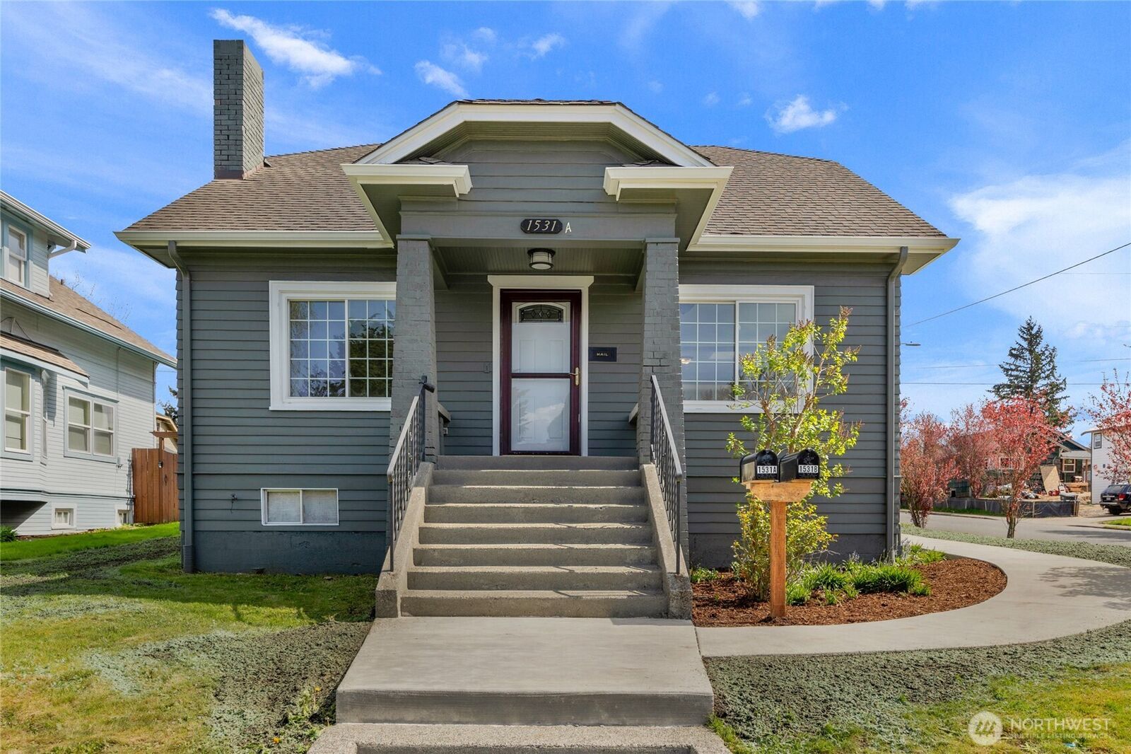 Property Photo:  1531  Virginia Avenue 1  WA 98201 