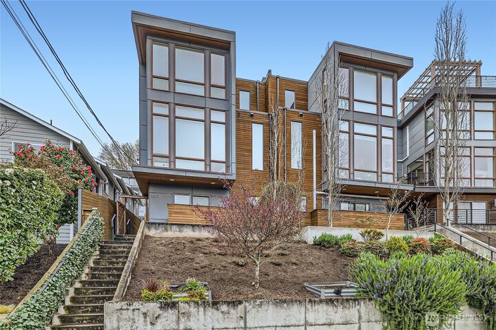 2635  22nd Avenue W A  Seattle WA 98199 photo