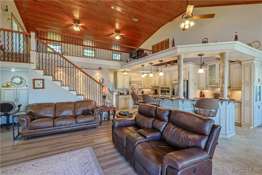 Property Photo: 1740 NW 20th Avenue FL 34428